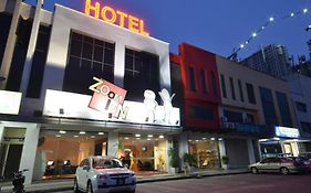 Zoom Inn Boutique Hotel By Ardens - Danga Bay